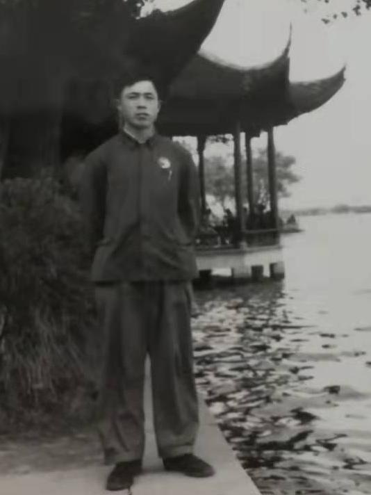 父亲王志国纪念馆照片
