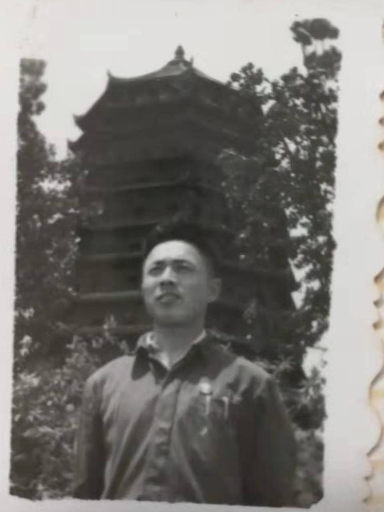 父亲王志国纪念馆照片