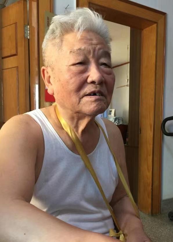 杨文义纪念馆照片:岁月沧桑,当年年轻帅气的爷爷老了。这是哥哥去福建看望爷爷时照的。如今只能怀念了。