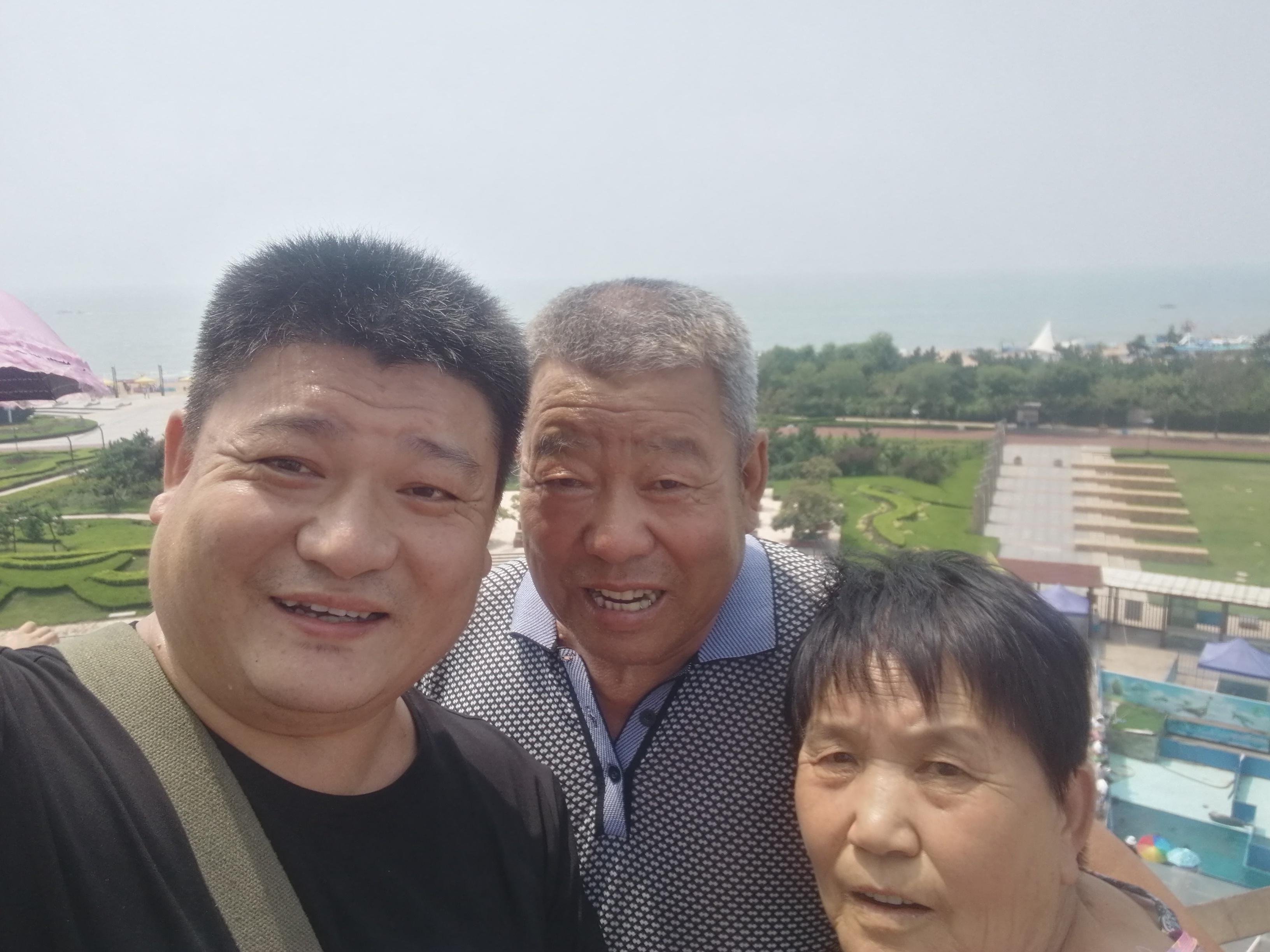 父亲赵小柱纪念馆照片:那年我们在青岛